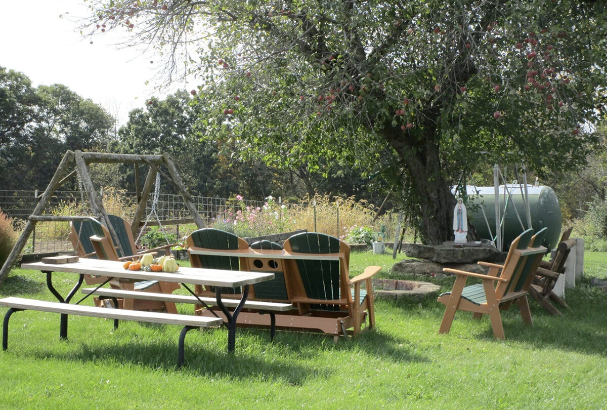 saint-josephs-farm-holy-angels-guest-house-westby-wisconsin-exterior-3-gallery Outdoor patio seating area of St. Joseph's Farm, Holy Angels Guest House in Westby, Wisconsin.
