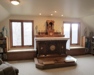 saint-josephs-farm-holy-angels-guest-house-westby-wisconsin-interior-9-gallery Altar at St. Joseph's Farm, Holy Angels Guest House in Westby, Wisconsin.