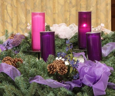 first-week-of-advent-lit-on-the-advent-wreath