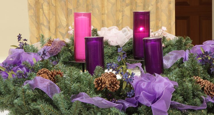 first-week-of-advent-lit-on-the-advent-wreath